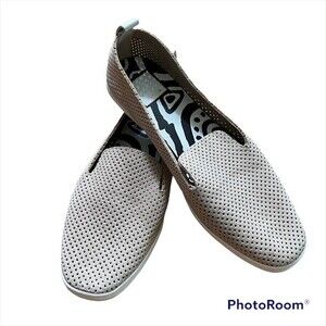 Dolce Vita Women’s  Slip On Size 7 1/2 Suede Flats